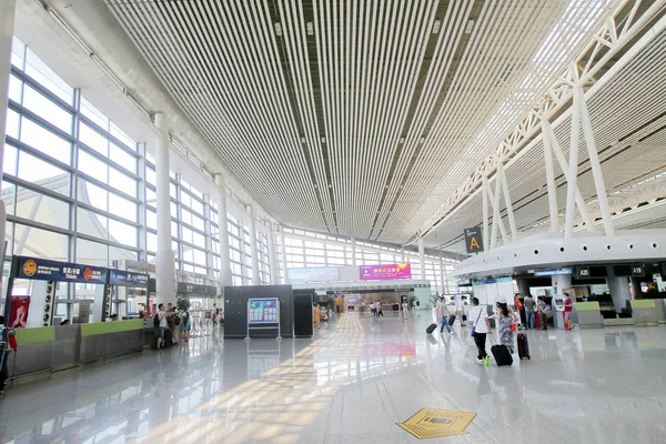 Passageiros São Vistos Aeroporto Internacional Changsha Huanghua Cidade Changsha Província — Fotografia de Stock