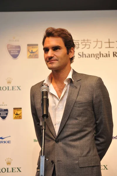 Switzerlands Roger Federer Stwarza Podczas 2013 Shanghai Masters Turnieju Głównego — Zdjęcie stockowe