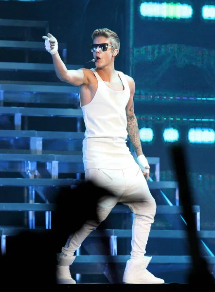Cantor Pop Canadense Justin Bieber Apresenta Durante Seu Concerto Pequim — Fotografia de Stock