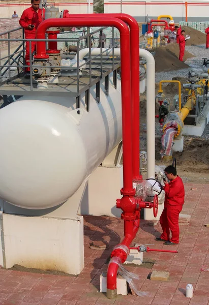 Betreiber Testen Geräte Der Erdgaspipeline Myanmar China Der Stadt Laibin — Stockfoto