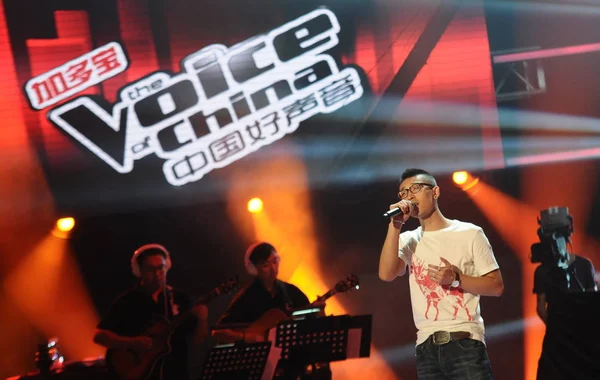 Concursante Canta Durante Episodio Voice China Reality Show Shanghai China —  Fotos de Stock