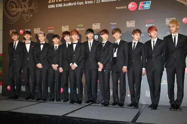 Miembros Boy Band Surcoreano China Exo Posan Durante Una Conferencia —  Fotos de Stock