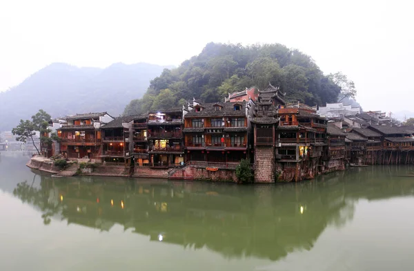 Vista Antigua Ciudad Fenghuang Zona Pintoresca Durante Las Vacaciones Una —  Fotos de Stock