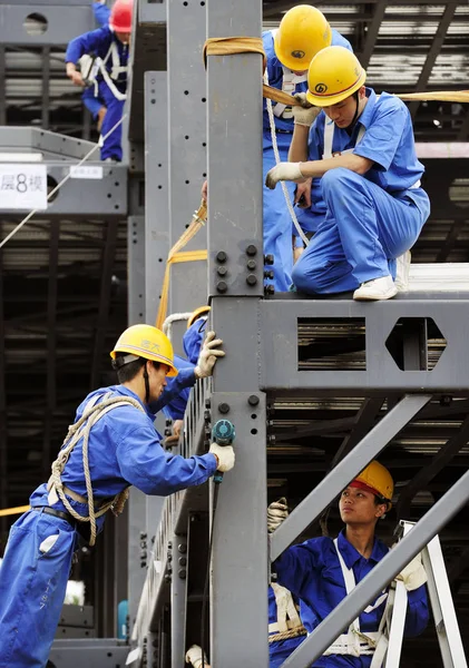 Trabajadores Chinos Montan Edificio Estructura Acero Ciudad Changsha Provincia Central — Foto de Stock
