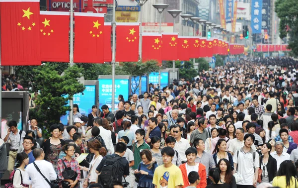 Turister Folkmassan Shoppinggatan Nanjing Road Semester Nationaldagen Shanghai Kina Oktober — Stockfoto
