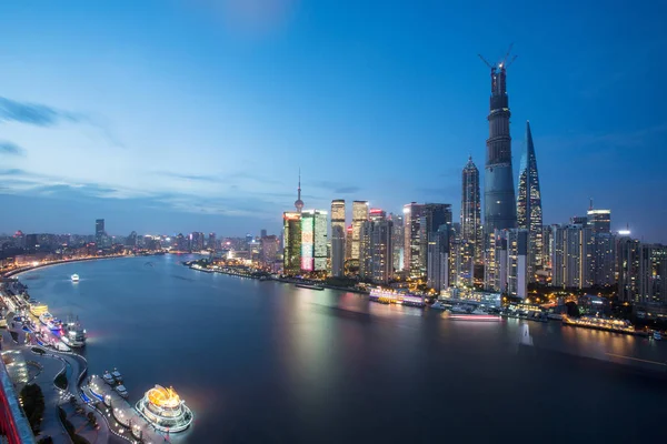 Nightview Huangpu Folyóra Lujiazui Pénzügyi Negyed Oriental Pearl Torony Balra — Stock Fotó