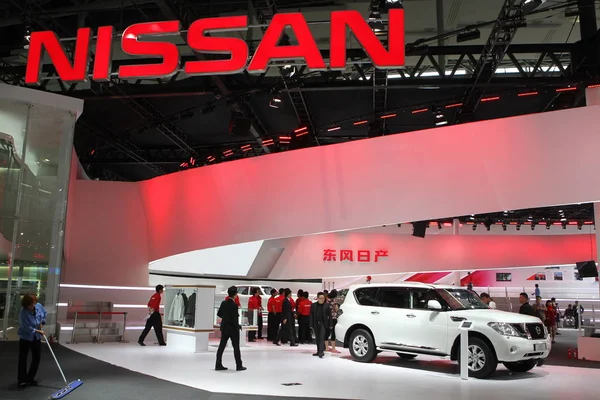 Pessoas Visitam Estande Nissan Durante 11Th China Guangzhou International Automobile — Fotografia de Stock