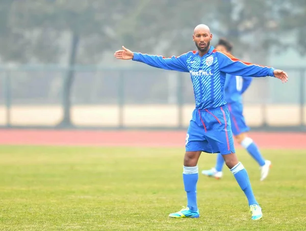 Der Französische Fußballstar Nicolas Anelka Vom Shanghai Shenhua Fußballklub Während — Stockfoto