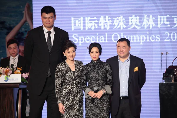 Другого Зліва Направо Відставний Китайський Баскетбол Суперзірка Мін Китайські Телеведуча — стокове фото