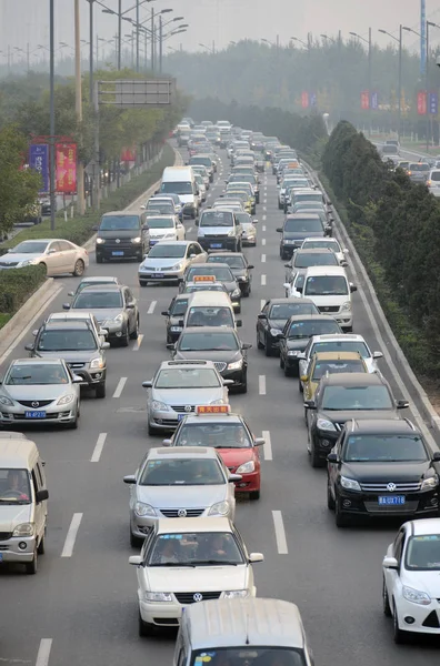 Automobily Pohybují Pomalu Dálnici Taiyuan Provincii Severní Chinas Shanxi Října — Stock fotografie