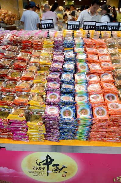 Kunder Handla Mooncakes Butik Xuchang Stad Centrala Chinas Henan Provinsen — Stockfoto