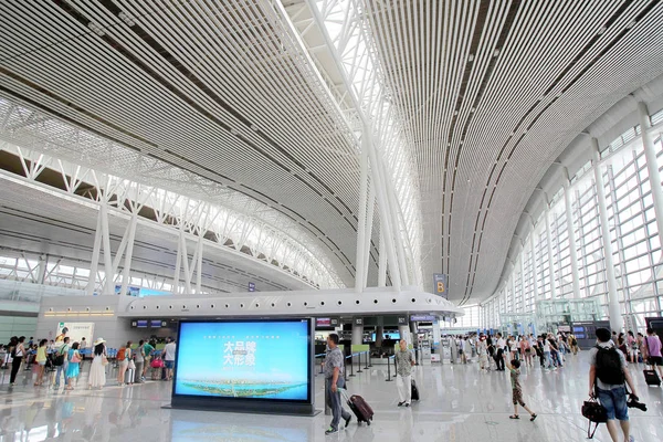 Passageiros São Vistos Aeroporto Internacional Changsha Huanghua Cidade Changsha Província — Fotografia de Stock