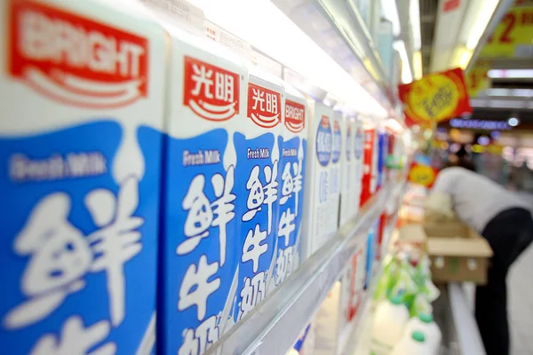 File Cartons Fresh Milk Bright Dairy Sale Supermarket Nantong City — Stock Photo, Image