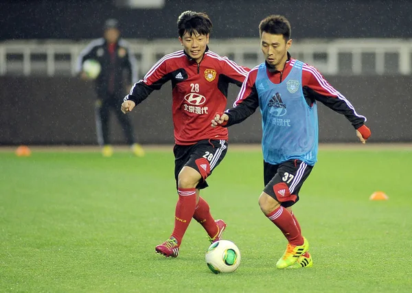 Игроки Сборной Китая Футболу Принимают Участие Тренировочной Сессии Предстоящему Отбору — стоковое фото