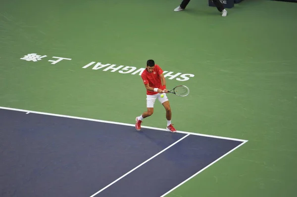 Serbias Novak Djokovic Zwraca Strzał Wilfried Tsonga Francji Podczas Meczu — Zdjęcie stockowe