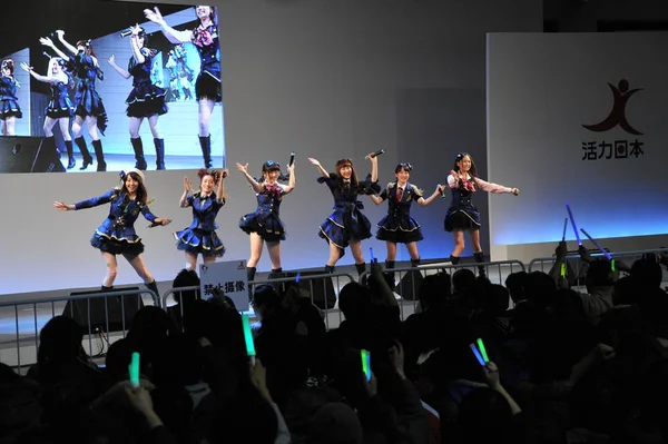 Členové Skupiny Japonských Ženský Idol Akb48 Provádět Jejich Koncertě Pekingu — Stock fotografie