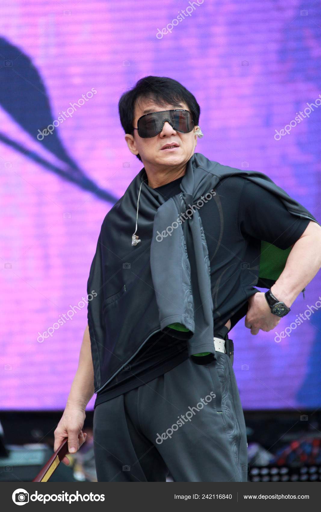 Oakley sunglasses worn by Luo Feng (Jackie Chan) as seen in Hidden Strike  movie | Spotern