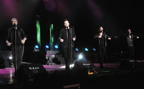 Stânga Kian Mark Shane Nicky Din Trupa Irlandeză Westlife Cântă — Fotografie, imagine de stoc