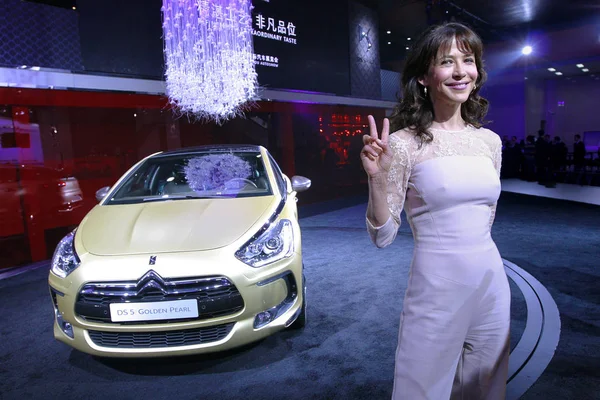 Actriz Francesa Sophie Marceau Posa Con Changan Psas Citroen Ds5 — Foto de Stock