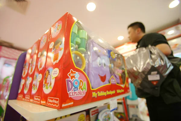 Клієнт Магазини Рибалки Ціни Іграшки Mattel Магазині Шанхаї Китай Березня — стокове фото