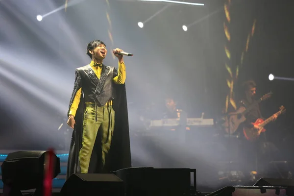 Cantante Singapurense Lin Realiza Durante Concierto Gira Mundial Shanghai China — Foto de Stock