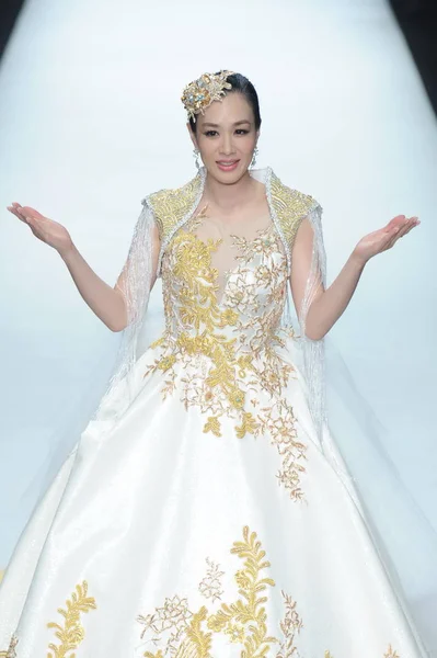 Canadese Actrice Christy Chung Vormt Alle Wit Peng Jing Fashion — Stockfoto