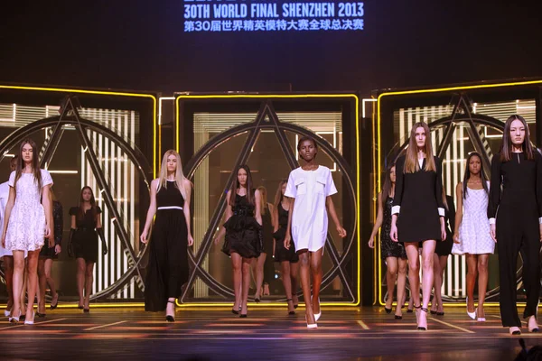 Deelnemers Nemen Aan World Final Van Elite Model Look 2013 — Stockfoto