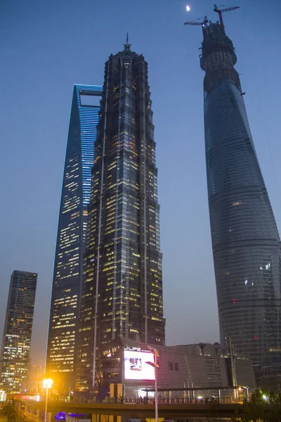 Vista Nocturna Del Distrito Financiero Lujiazui Con Torre Shanghai Más — Foto de Stock