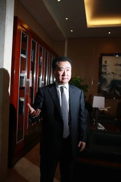 Wang Jianlin Ordförande Dalian Wanda Group Avbildas Intervju Sitt Kontor — Stockfoto