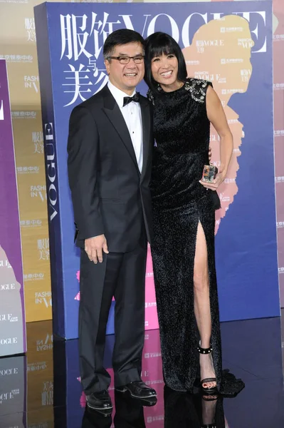 File Ambassador China Gary Locke Left His Wife Mona Lee — Stock Photo, Image