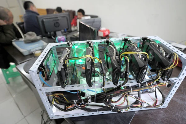 Bitcoin Gruv Maskin Avbildad Kontoret För Kinesiska Bitcoin Miner Feng — Stockfoto