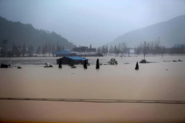 Дома Наполовину Затоплены Наводнениями Вызванными Тайфуном Fitow Городе Таошань Город — стоковое фото