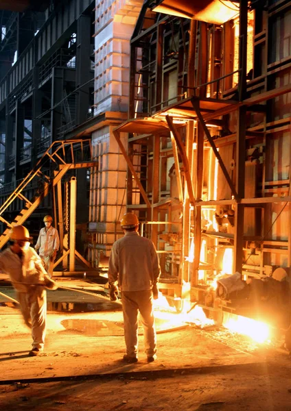 Trabajadores Chinos Producen Acero Una Planta Acero Huaian Provincia Chinas — Foto de Stock