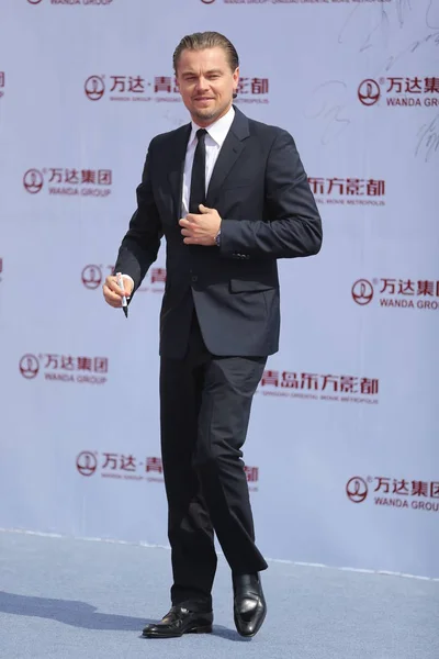 Actor Estadounidense Leonardo Dicaprio Posa Mientras Llega Ceremonia Apertura Qingdao — Foto de Stock