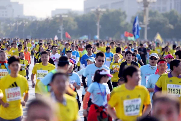 Runners Jogging Durante Maratona Internazionale Pechino 2013 Pechino Cina Ottobre — Foto Stock