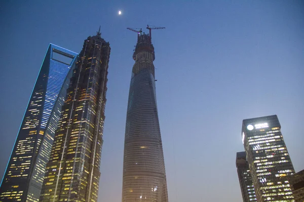 Vista Nocturna Del Distrito Financiero Lujiazui Con Torre Shanghai Tercera —  Fotos de Stock