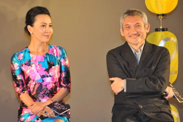 Hongkong Skådespelerskan Carina Lau Vänster Poserar Med Hongkong Direktör Tsui — Stockfoto