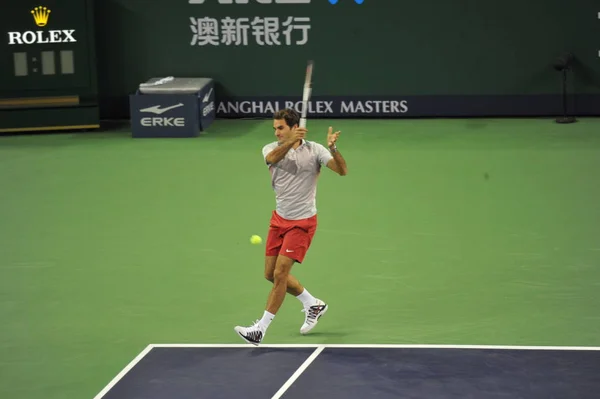 Roger Federer Švýcarska Vrací Výstřel Zhang Číny Zápase Výkon Pro — Stock fotografie