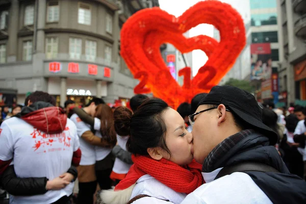 Целующиеся Пары Время Конкурса Поцелуев Ухань Центральная Провинция Китая Хубэй — стоковое фото