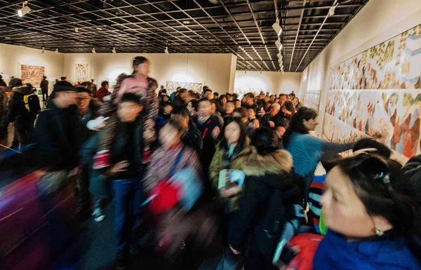 Los Visitantes Acuden Exposición Arte Dunhuang Museo Arte Zhejiang Ciudad — Foto de Stock