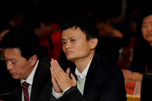 Τζακ Yun Δεξιά Πρόεδρος Του Ομίλου Alibaba Φοιτά Συνέντευξη Τύπου — Φωτογραφία Αρχείου
