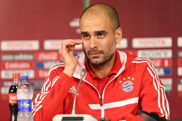 Entraîneur Chef Pep Guardiola Germanys Bayern Munich Réagit Lors Une — Photo