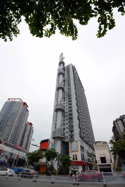 Uitzicht Een Raket Vormig Gebouw Rechts Nanning Zuid Chinas Guangxi — Stockfoto