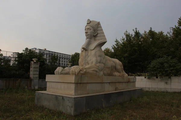 Una Replica Della Sfinge Raffigurata Nel Campus Della Wuhan International — Foto Stock