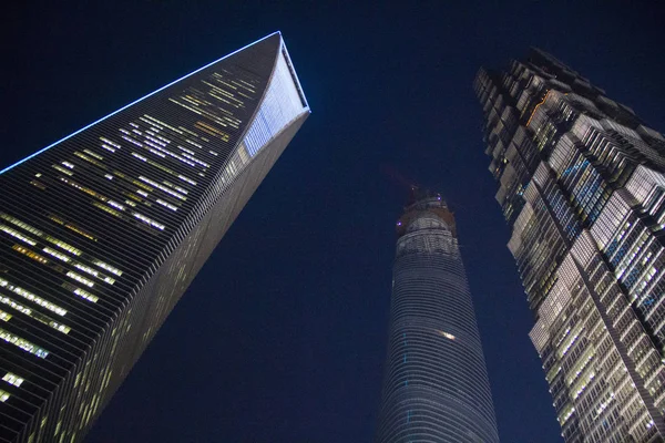 Ночной Вид Финансовый Район Луцзяцзы Шанхайской Башней Центре Строящейся Башней — стоковое фото