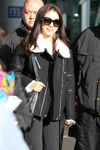 South Korean Actress Park Shin Hye Center Smiles Arriving Beijing — Stock Photo, Image