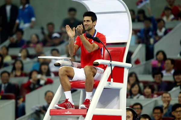 Novak Djokovic Serbiens Fungerar Som Domare Välgörenhet Match För 2013 — Stockfoto