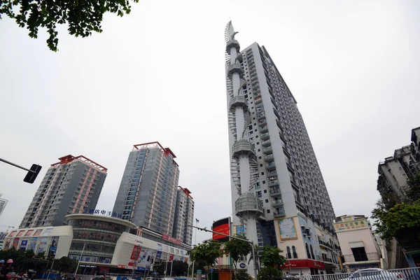 Uitzicht Een Raket Vormig Gebouw Rechts Nanning Zuid Chinas Guangxi — Stockfoto