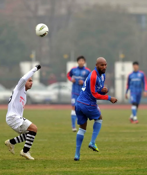 Francuski Piłkarz Którym Gwiazda Nicolas Anelka Shanghai Shenhua Klub Piłkarski — Zdjęcie stockowe