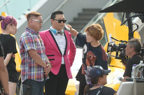 Rapper Sul Coreano Psy Certo Conversa Com Diretor Hong Kong — Fotografia de Stock